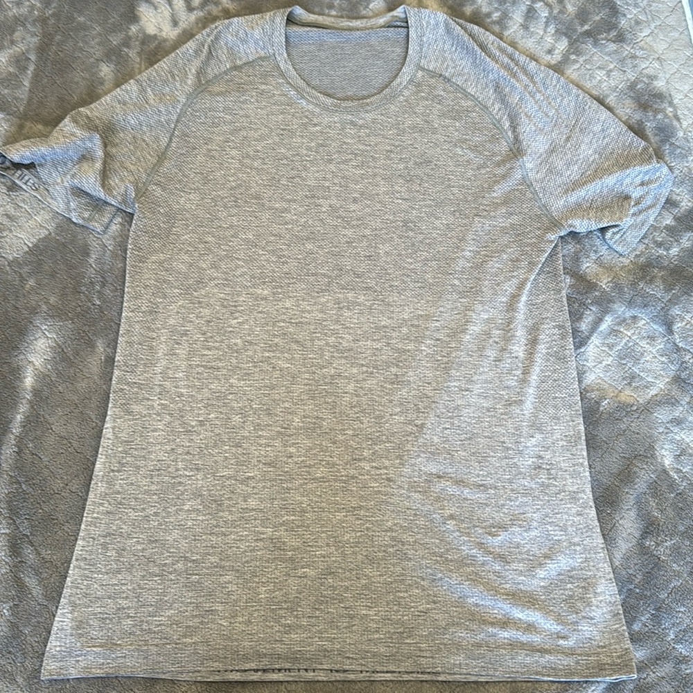 Lululemon Metal Vent Tech 2.0 MEDIUM